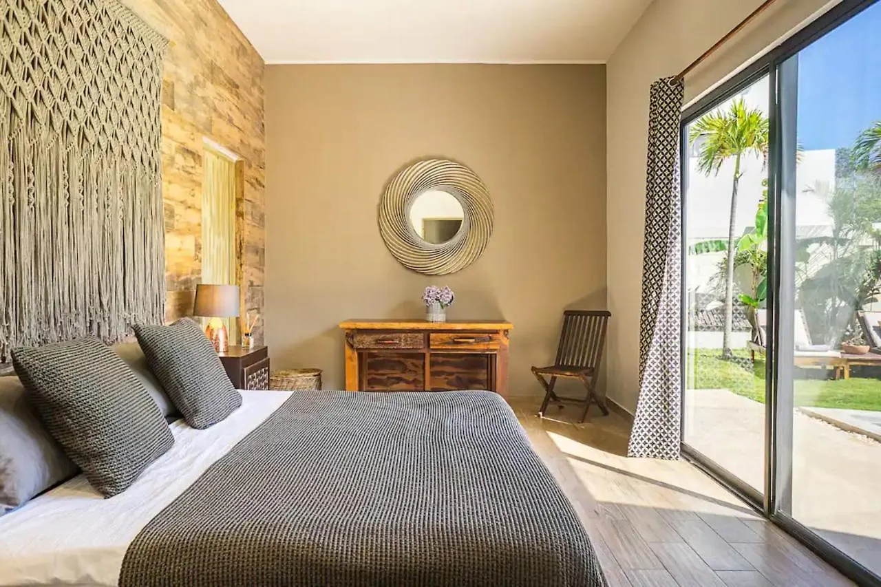 Holiday home Casa Lou, Large House And Pool, Beach Club Access Villa Tulum